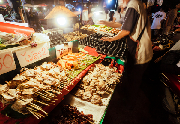 Best Month to Visit Thailand-Chiang Mai night market